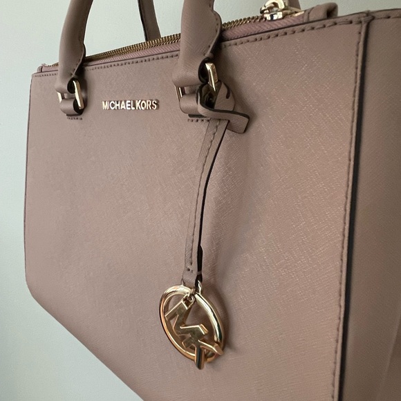 Michael Kors two way bag - Picture 10 of 15